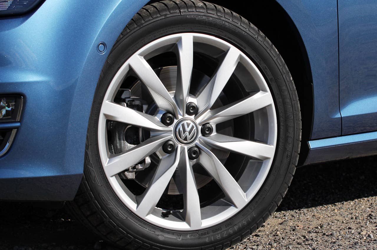 2014 Volkswagen Golf wheel