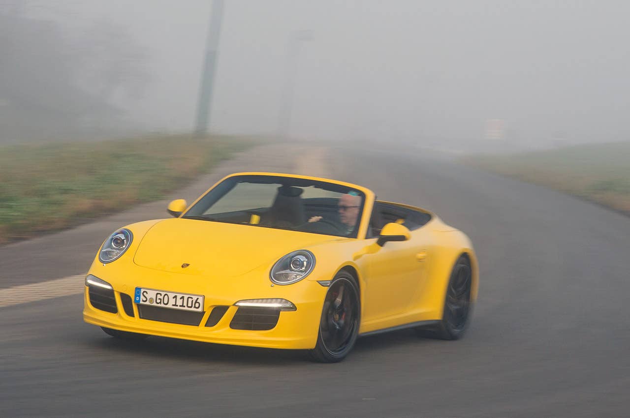 2013 Porsche 911 Carrera 4S driving