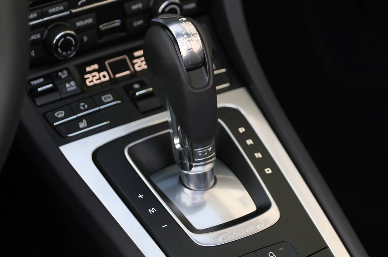 2013 Porsche 911 Carrera 4S shifter