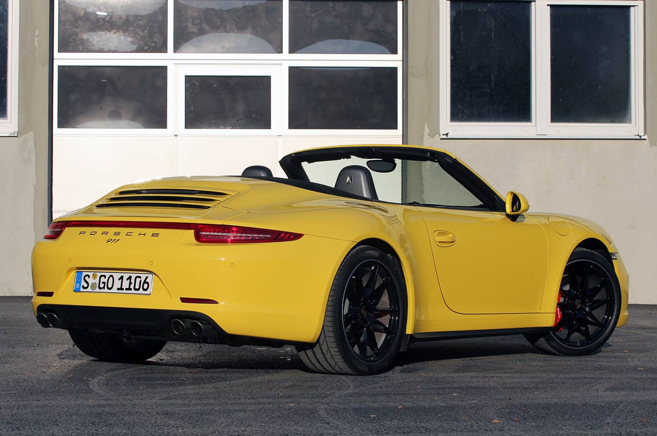 2013 Porsche 911 Carrera 4S rear 3/4 view