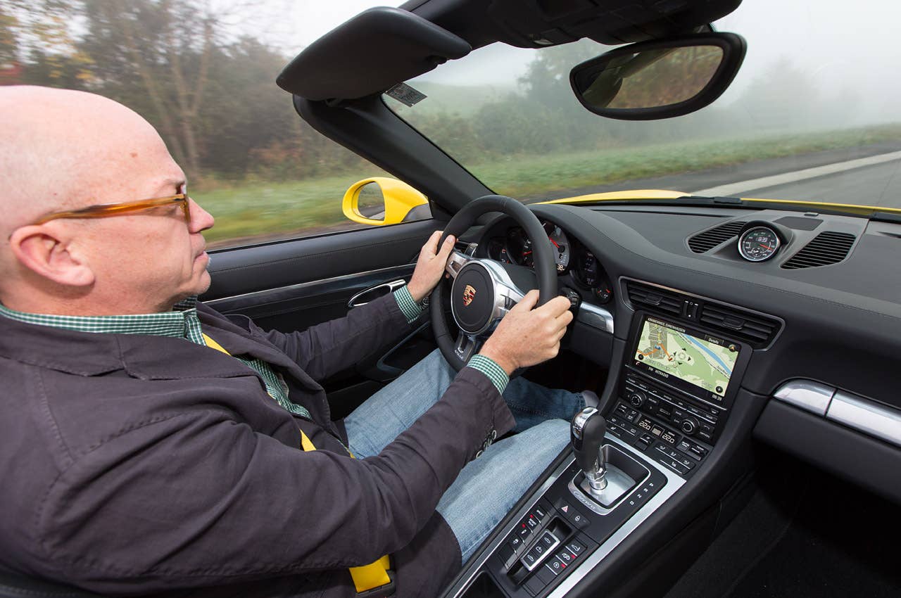 2013 Porsche 911 Carrera 4S driving