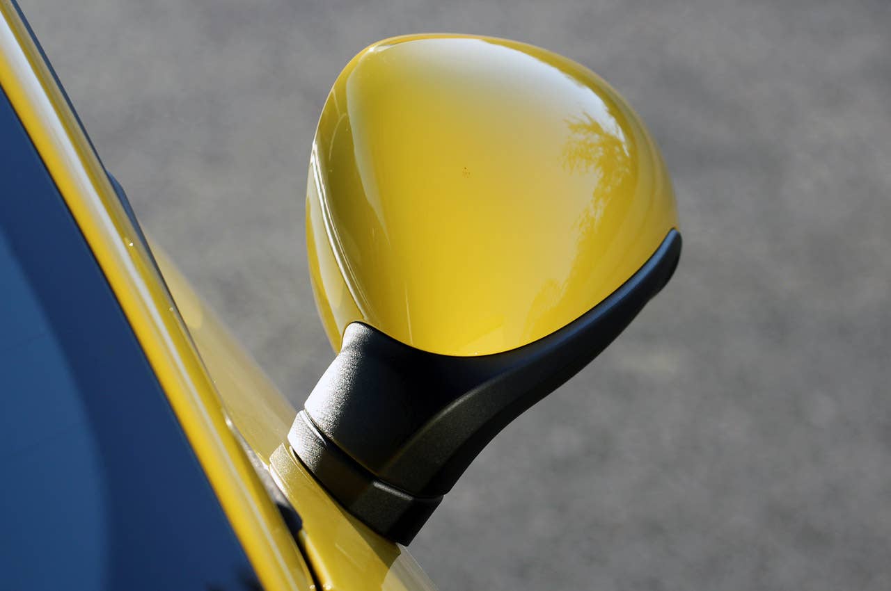 2013 Porsche 911 Carrera 4S side mirror