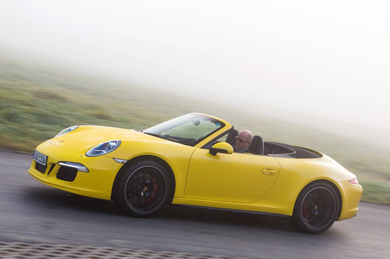 2013 Porsche 911 Carrera 4S driving