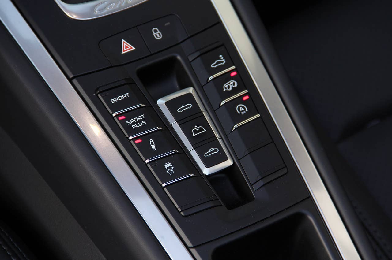 2013 Porsche 911 Carrera 4S center console controls