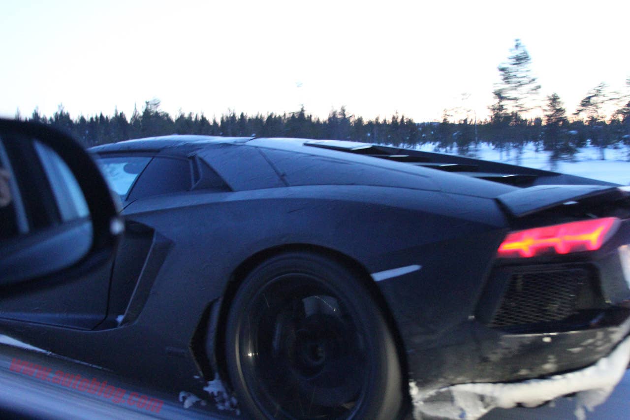 Lamborghini Aventador Roadster Spy Shots rear 3/4
