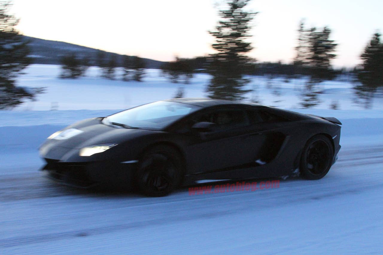 Lamborghini Aventador Roadster Spy Shots front 3/4