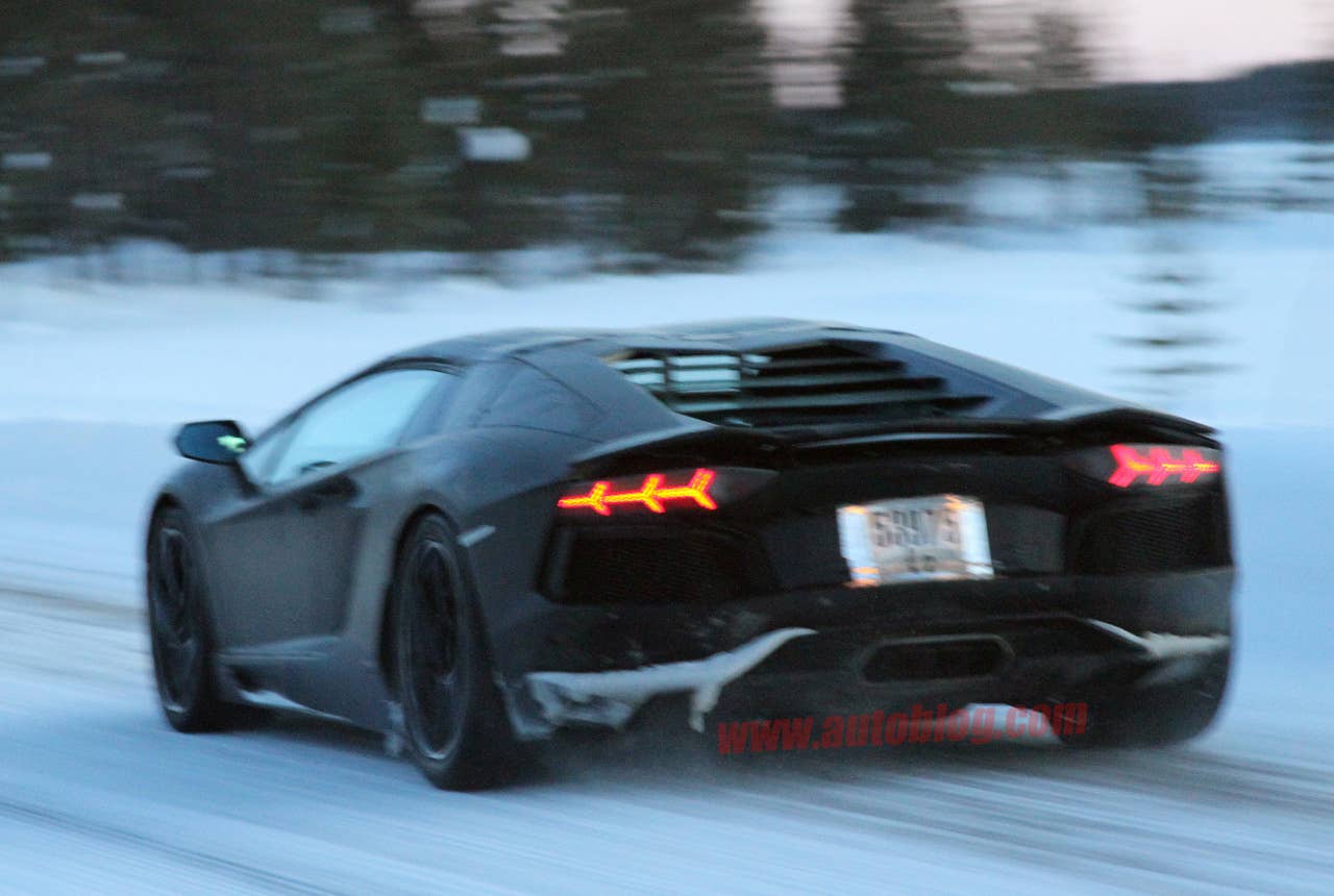 Lamborghini Aventador Roadster Spy Shots rear 3/4