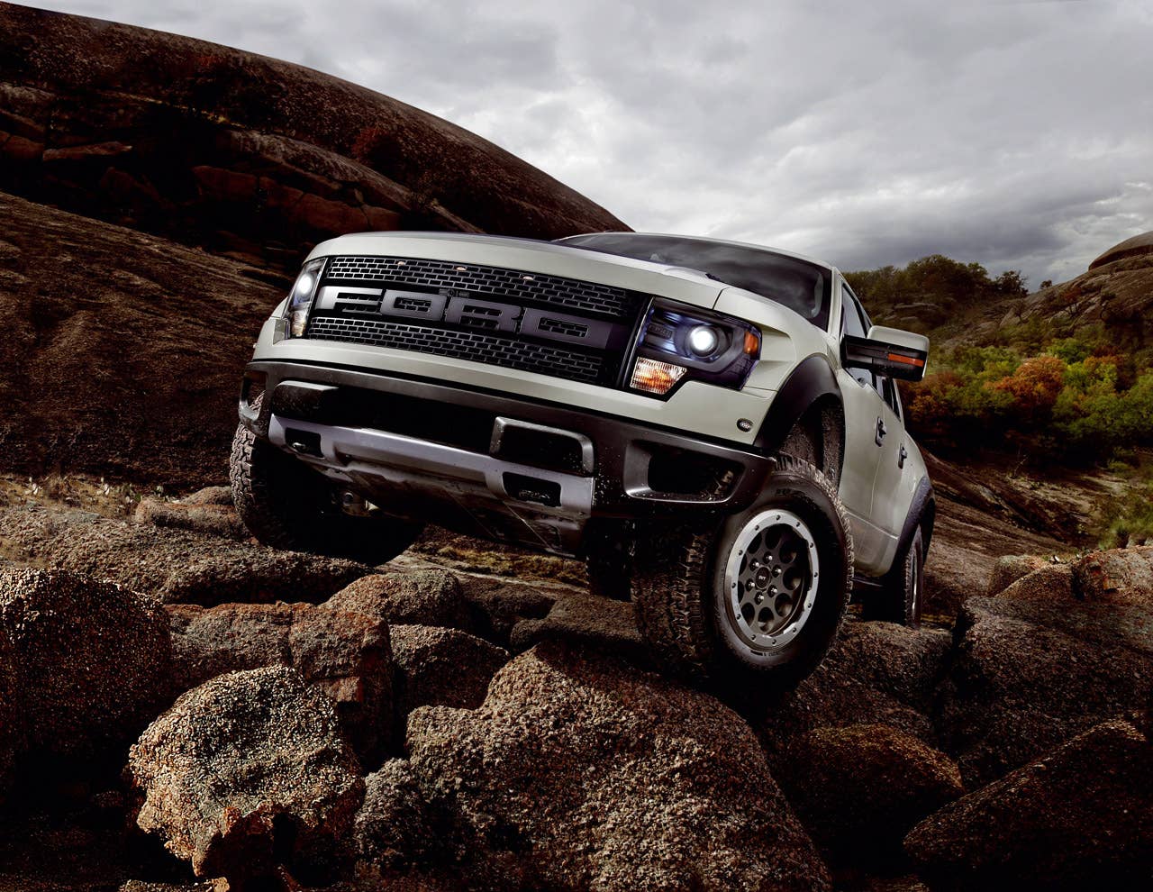 2013 Ford F-150 SVT Raptor on the rocks