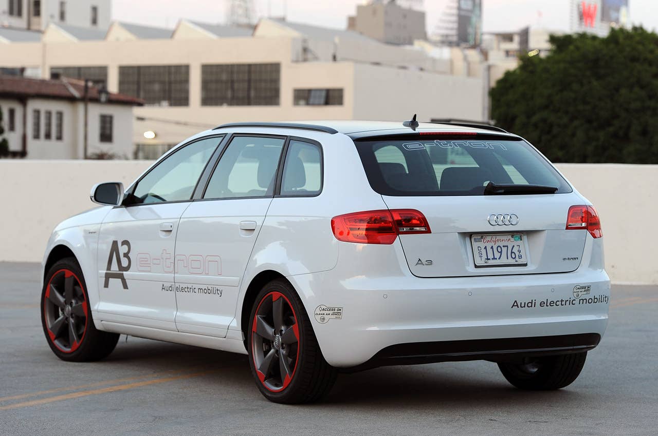 Audi A3 e-tron rear 3/4 view
