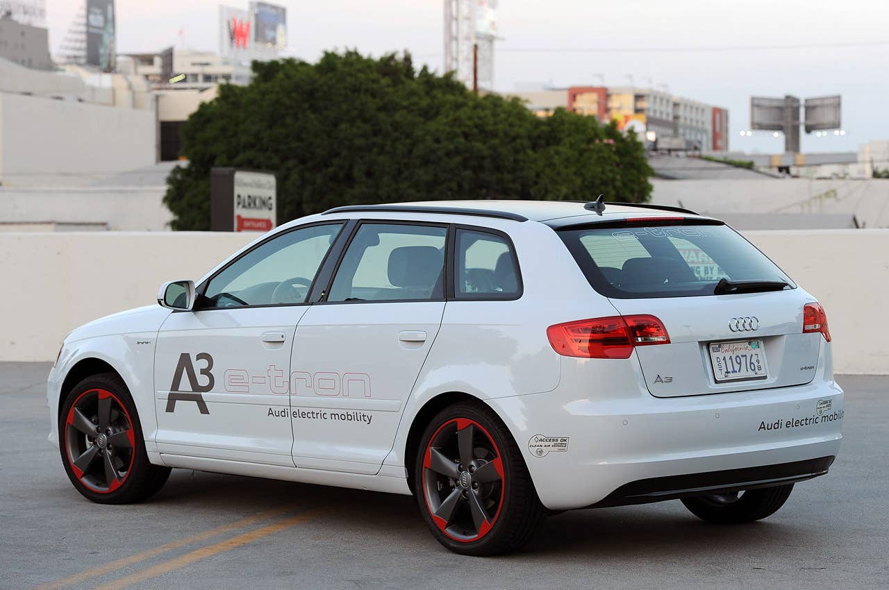 Audi A3 e-tron rear 3/4 view
