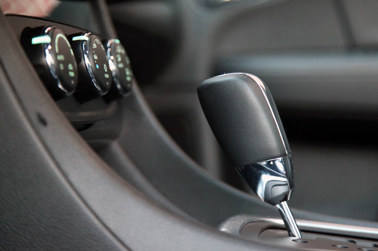 2011 Chrysler 200 shifter