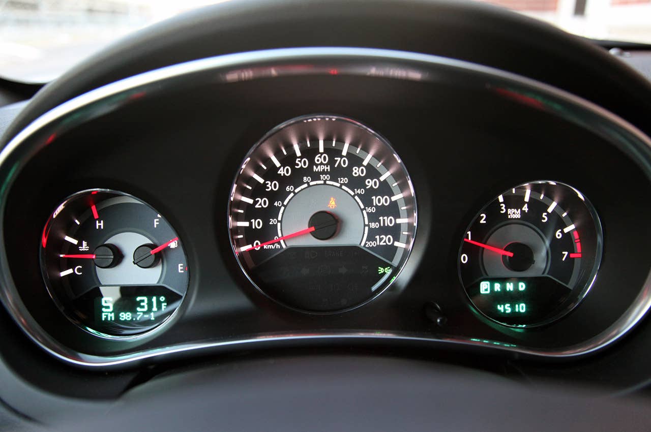 2011 Chrysler 200 gauges