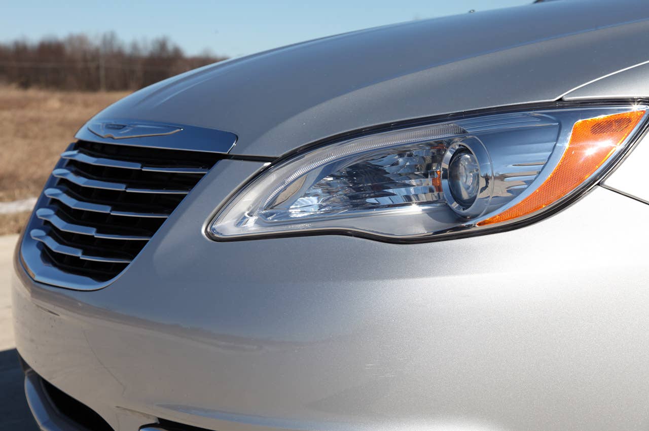 2011 Chrysler 200 headlight