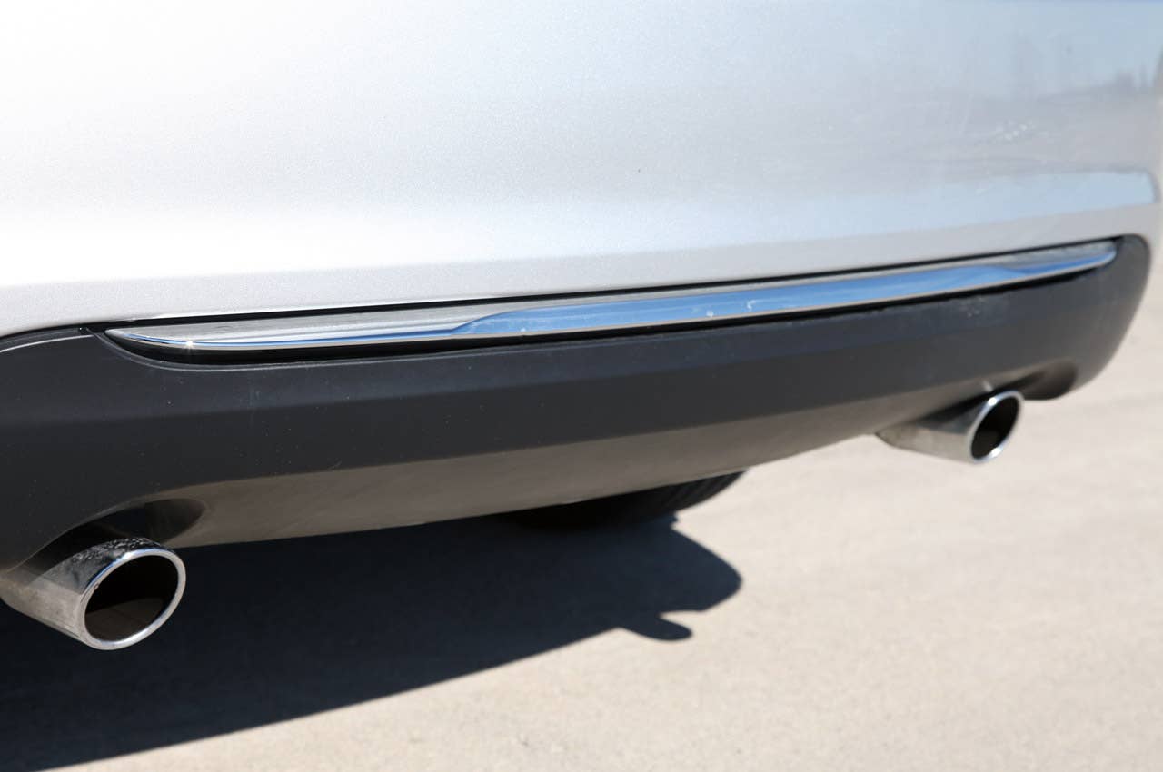 2011 Chrysler 200 rear bumper
