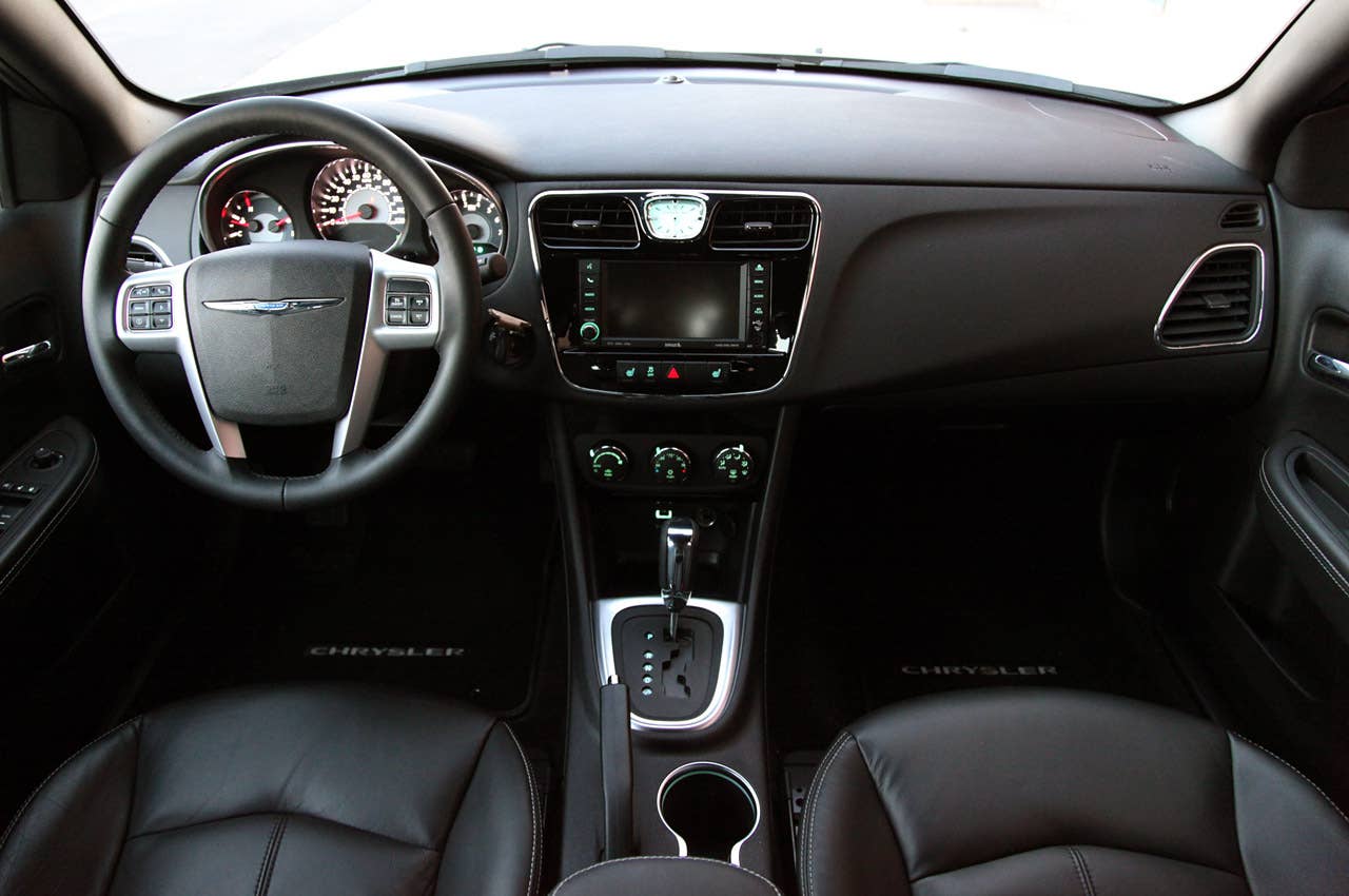 2011 Chrysler 200 interior