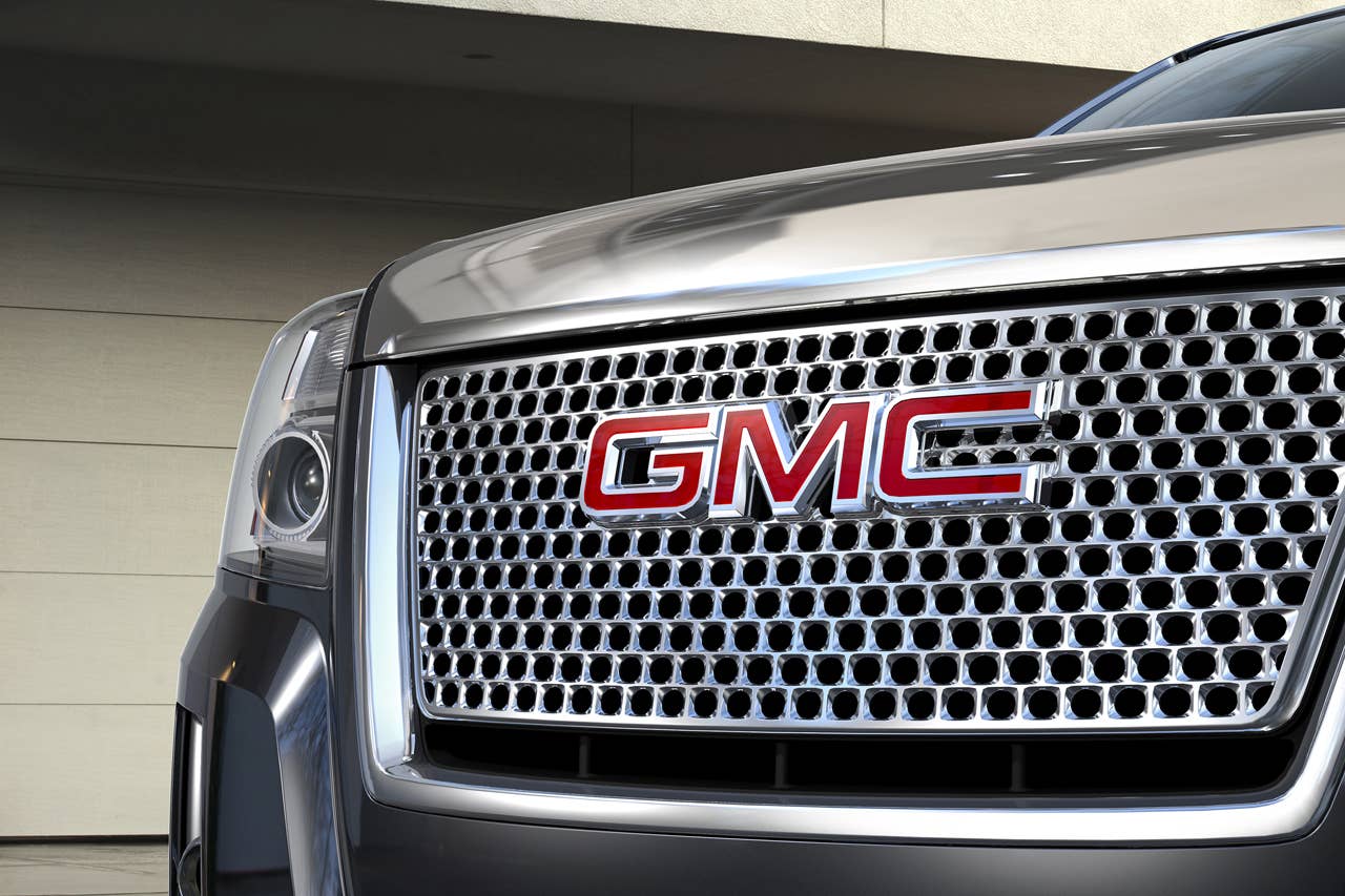 GMC Terrain Denali signature chrome grille. (03/14/2012)