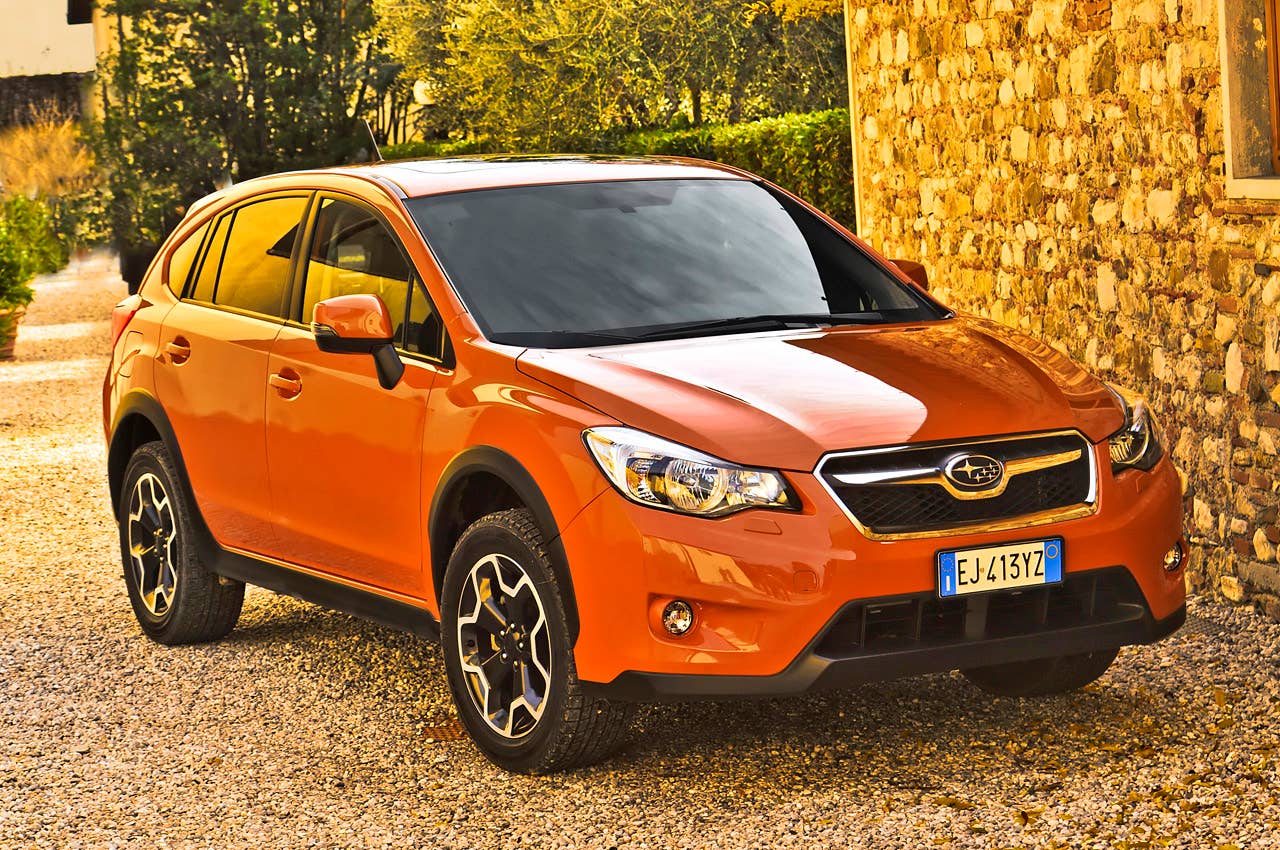 2013 Subaru XV Crosstrek front 3/4 view