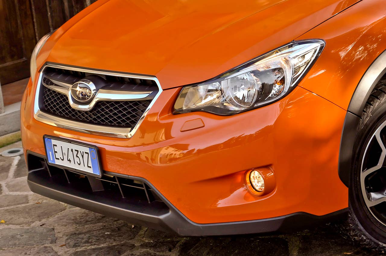 2013 Subaru XV Crosstrek front detail