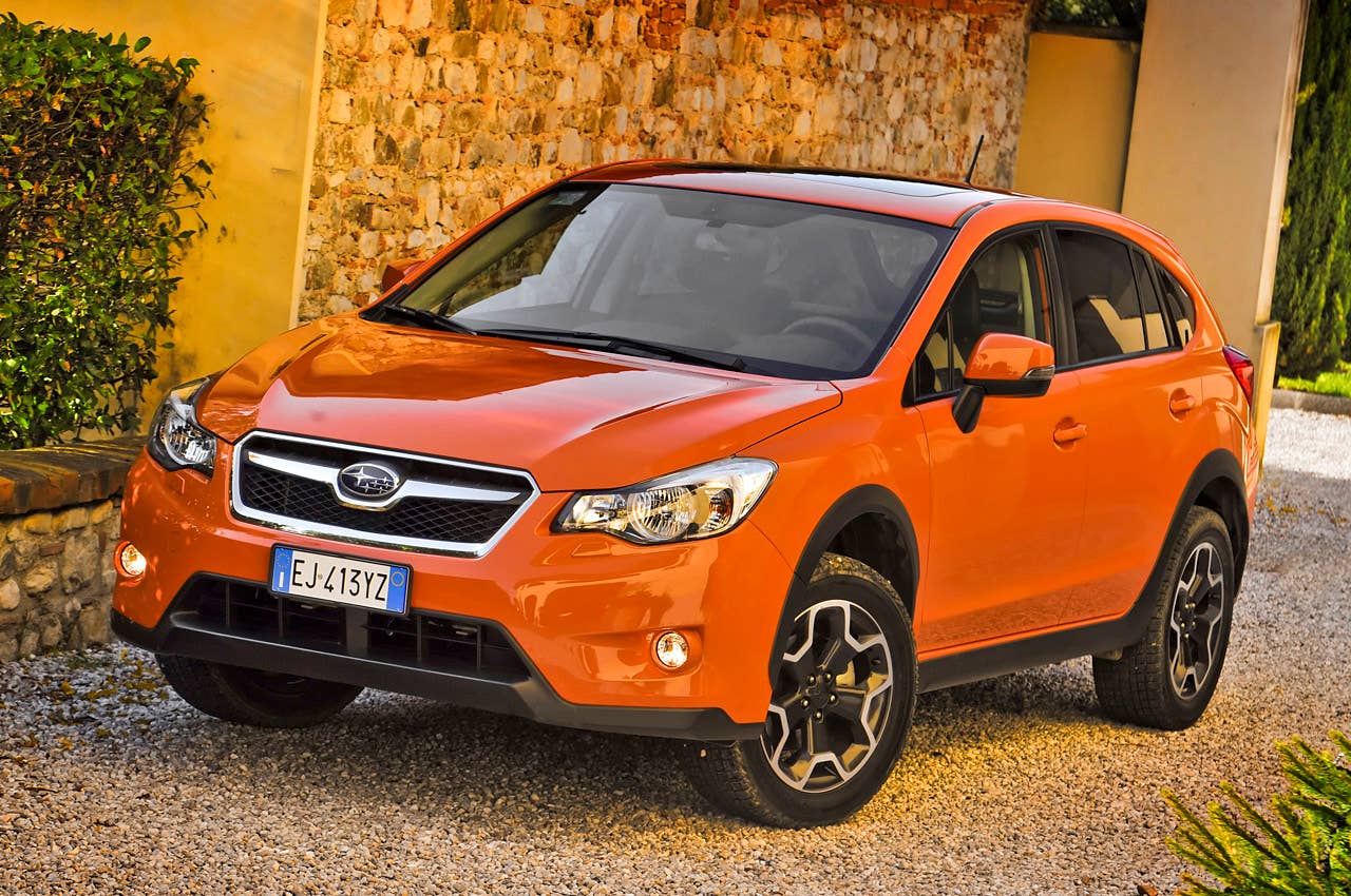 2013 Subaru XV Crosstrek front 3/4 view