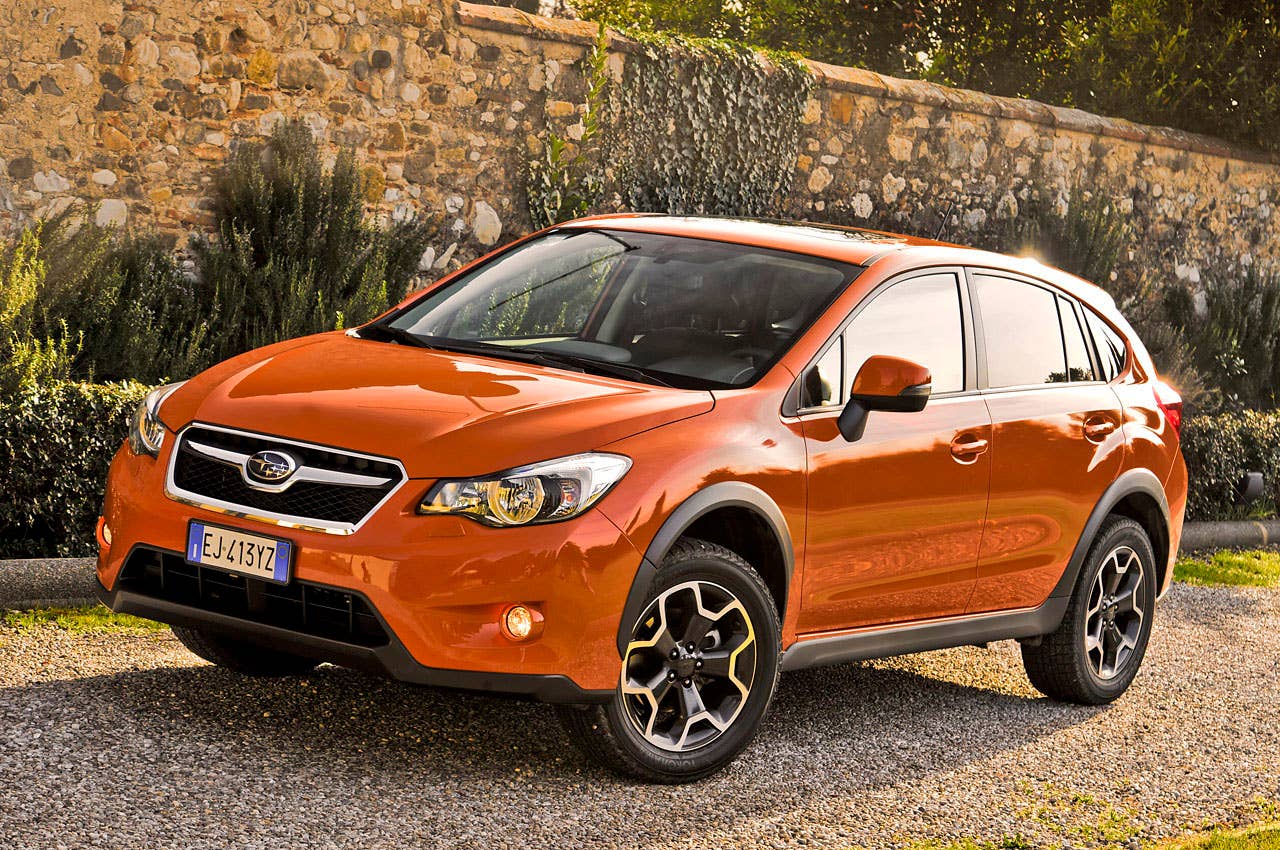 2013 Subaru XV Crosstrek front 3/4 view