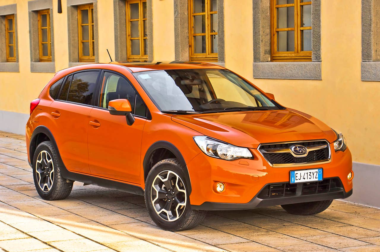 2013 Subaru XV Crosstrek front 3/4 view