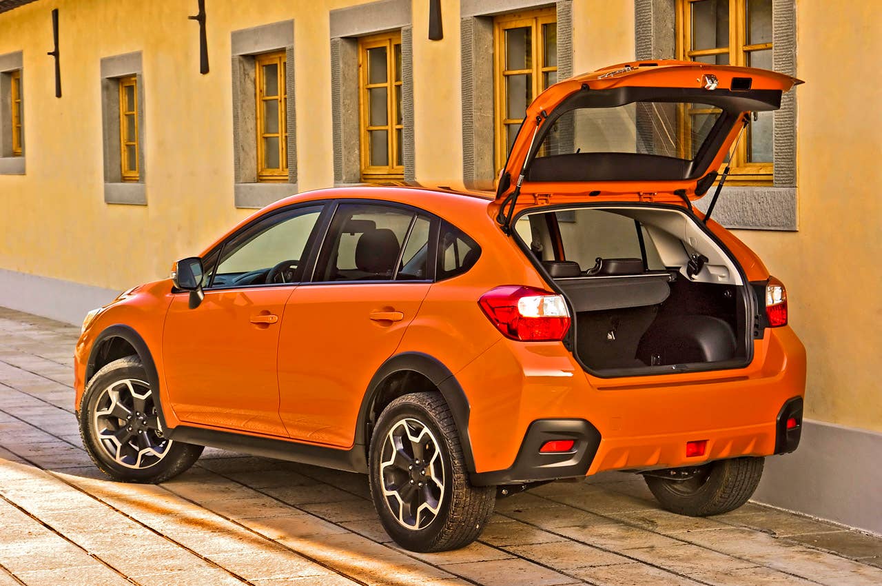 2013 Subaru XV Crosstrek rear 3/4 view