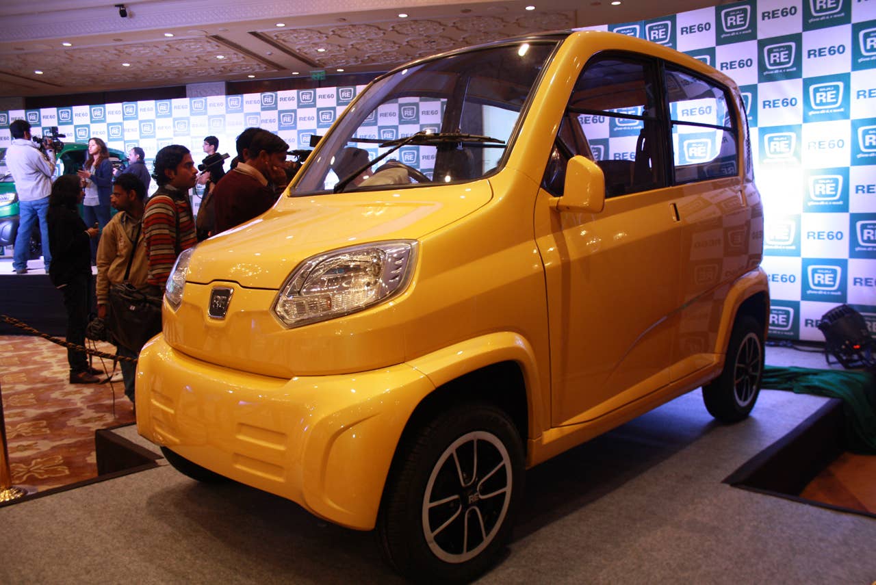 Bajaj RE60 front 3/4