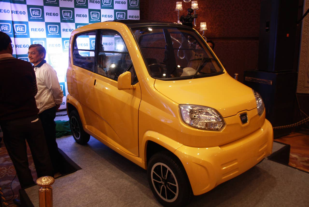 Bajaj RE60 front 3/4