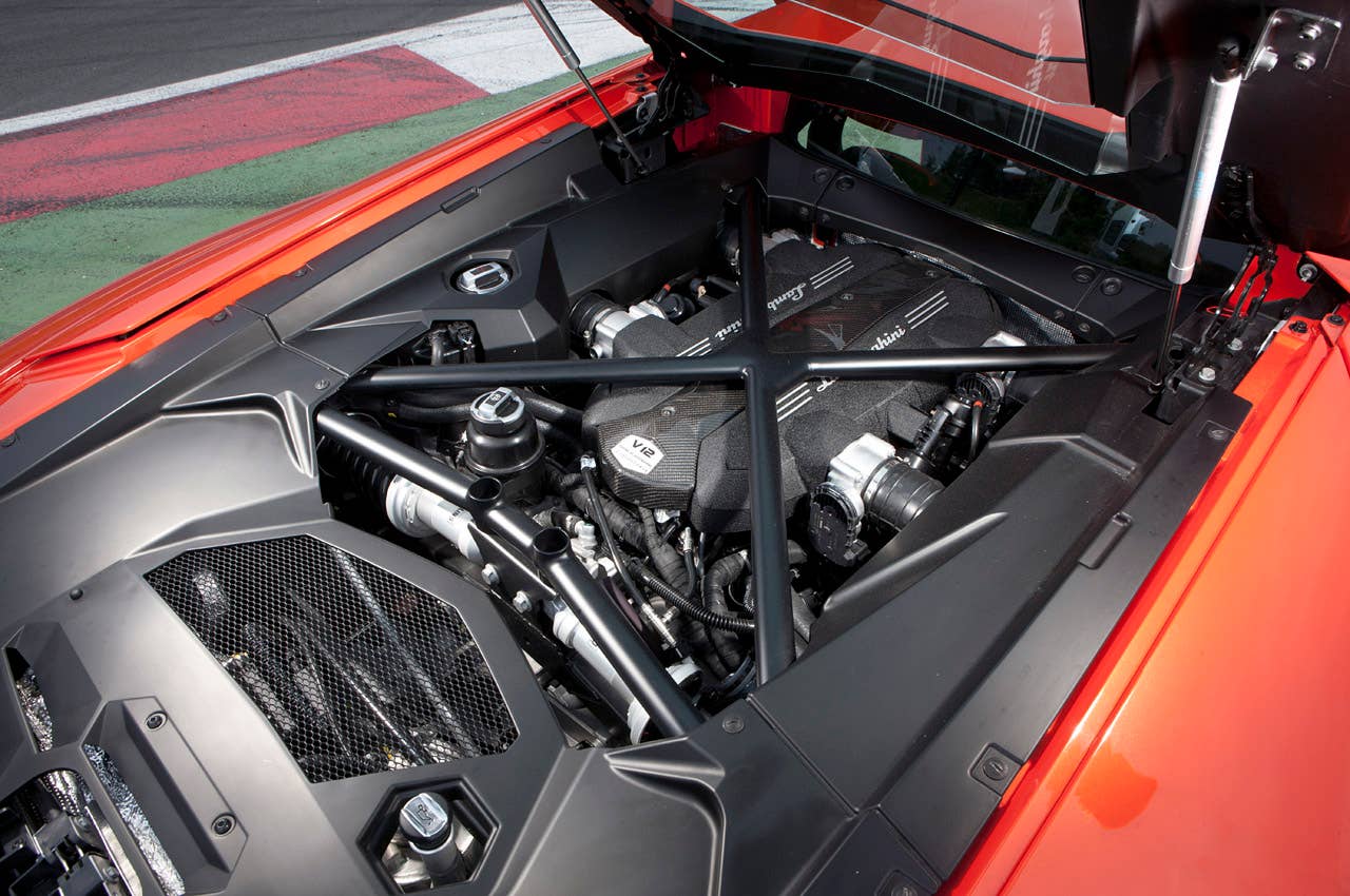 2012 Lamborghini Aventador LP700-4 engine