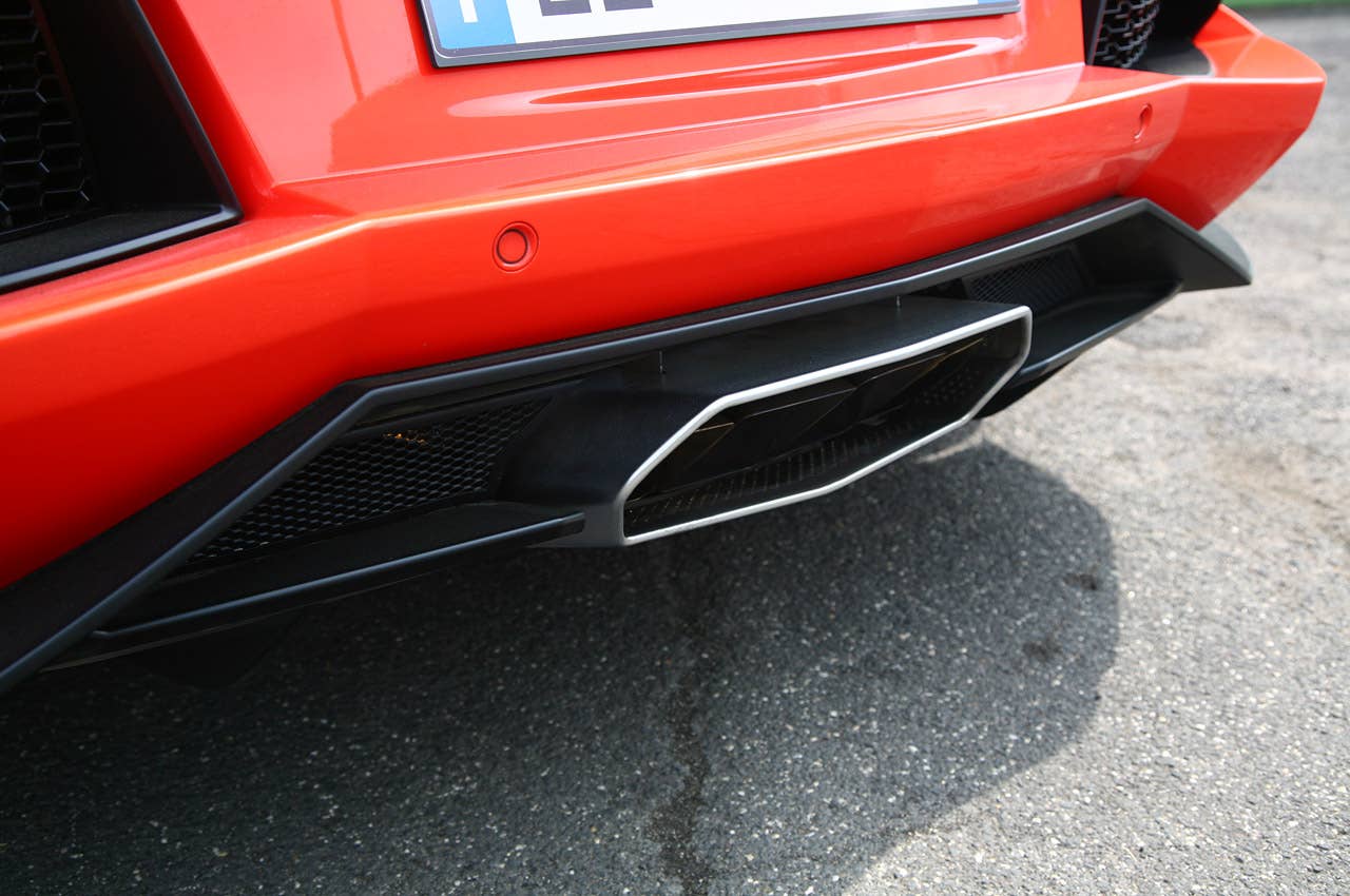2012 Lamborghini Aventador LP700-4 exhaust system
