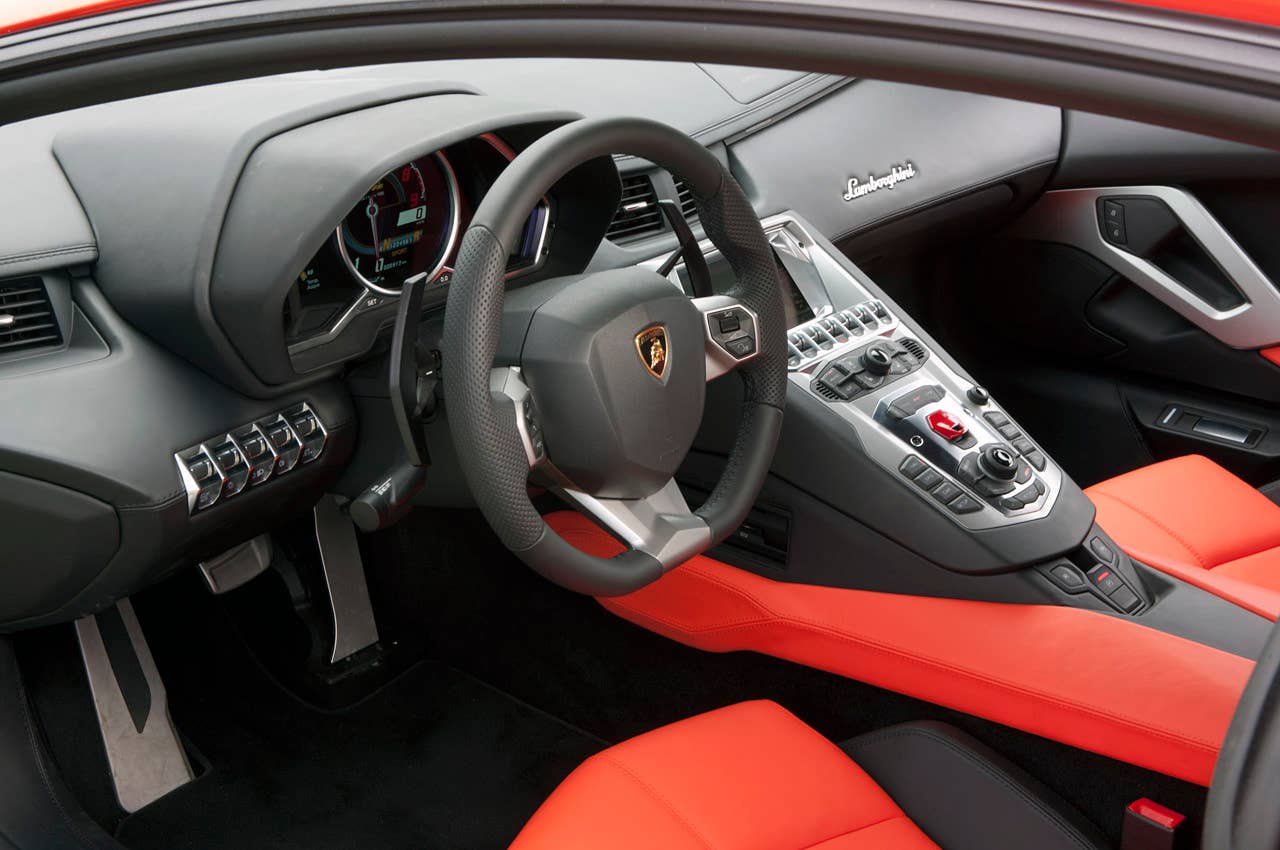 2012 Lamborghini Aventador LP700-4 interior