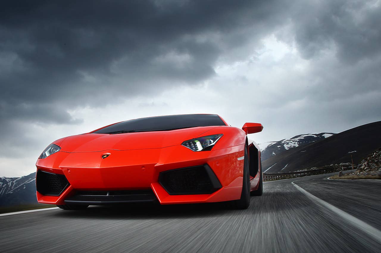 2012 Lamborghini Aventador LP700-4 driving