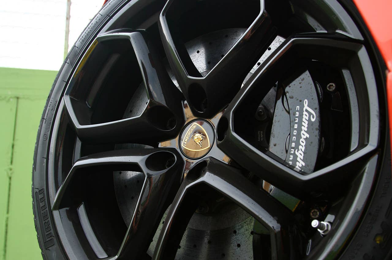 2012 Lamborghini Aventador LP700-4 wheel