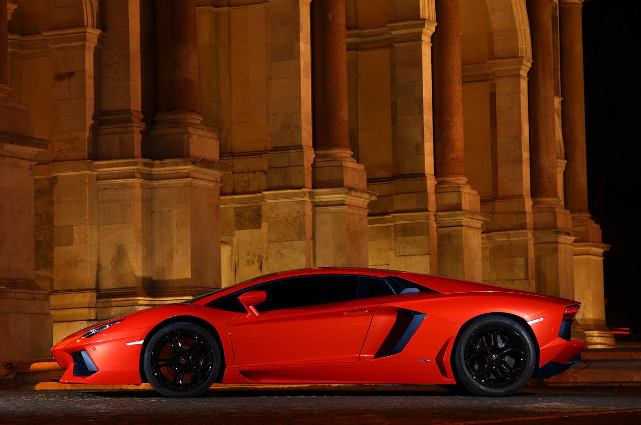 2012 Lamborghini Aventador LP700-4 side view