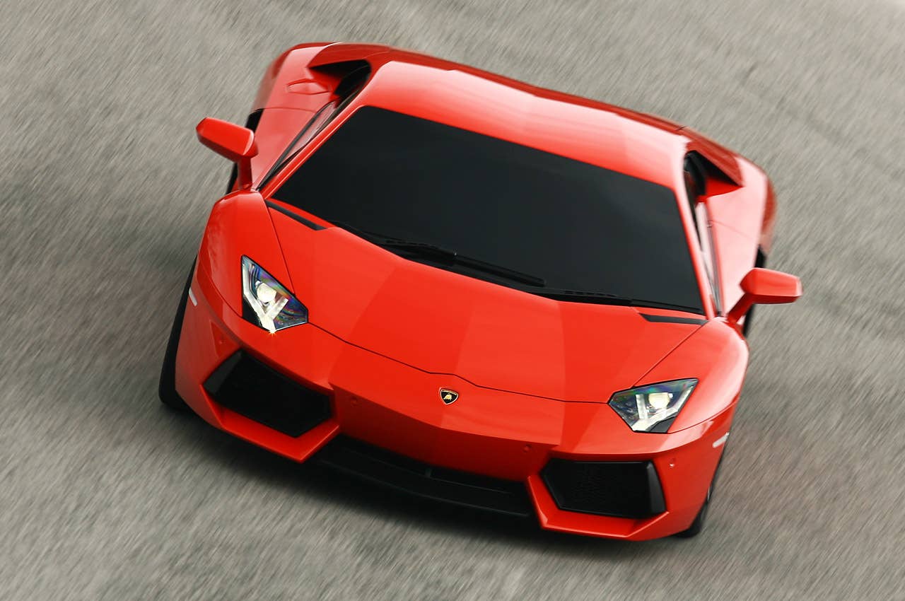 2012 Lamborghini Aventador LP700-4 driving