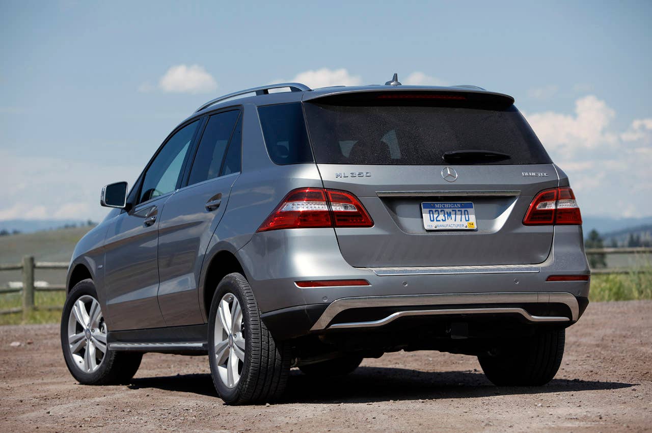 2012 Mercedes-Benz ML350 BlueTec 4Matic rear 3/4 view
