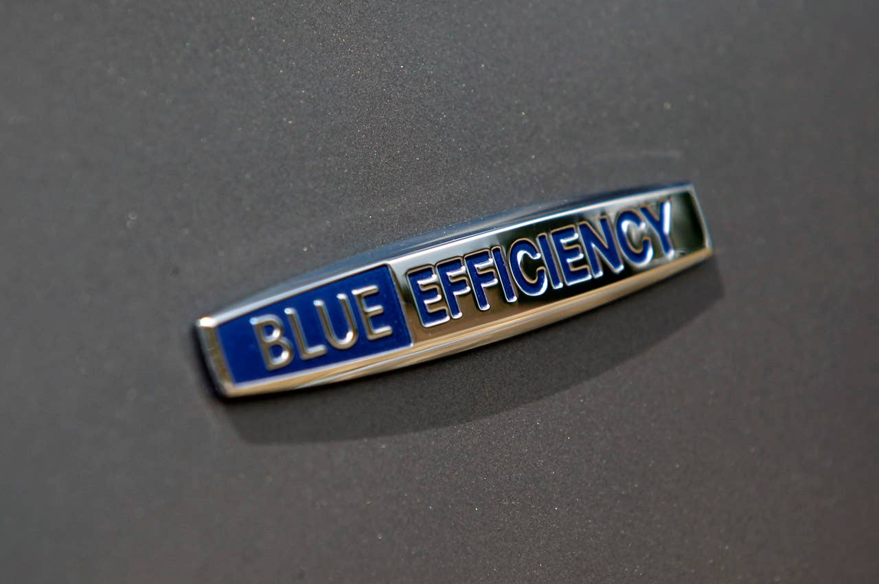 2012 Mercedes-Benz ML350 BlueTec 4Matic badge