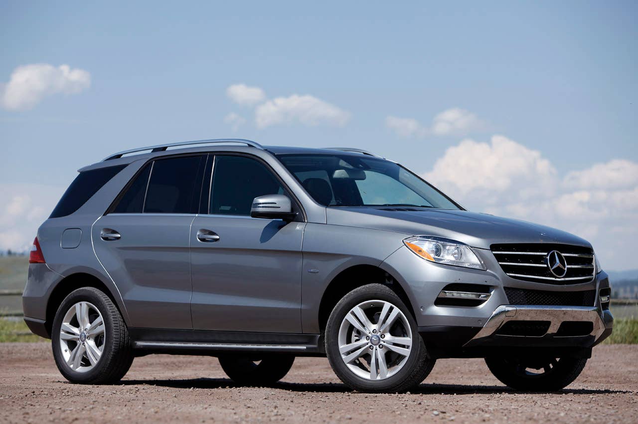 2012 Mercedes-Benz ML350 BlueTec 4Matic front 3/4 view