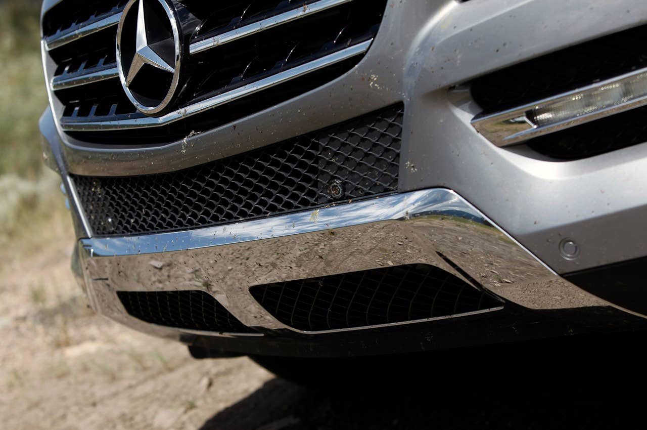 2012 Mercedes-Benz ML350 BlueTec 4Matic front detail