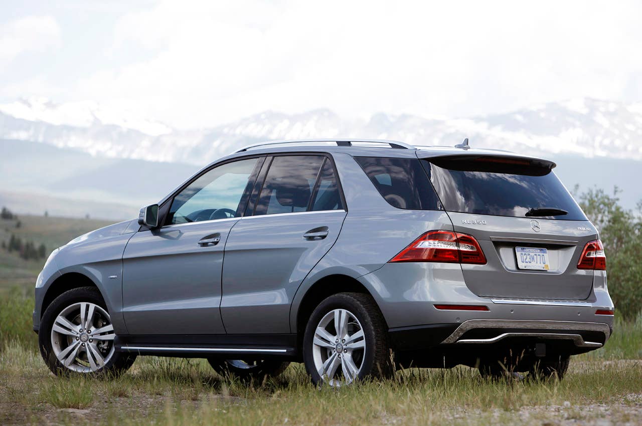 2012 Mercedes-Benz ML350 BlueTec 4Matic rear 3/4 view
