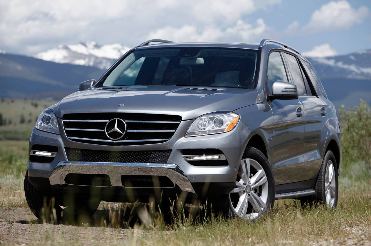 2012 Mercedes-Benz ML350 BlueTec 4Matic front 3/4 view