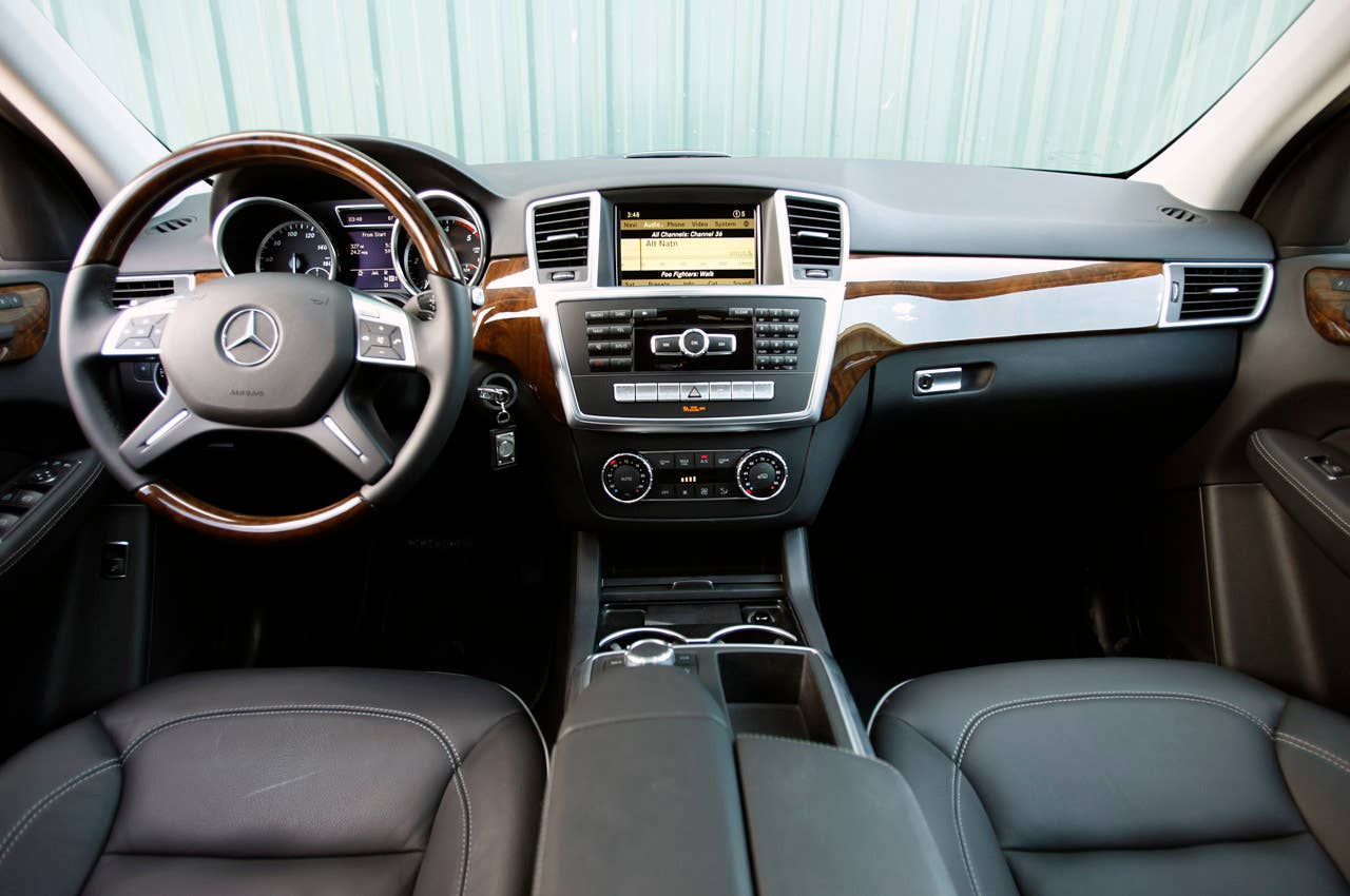 2012 Mercedes-Benz ML350 BlueTec 4Matic interior