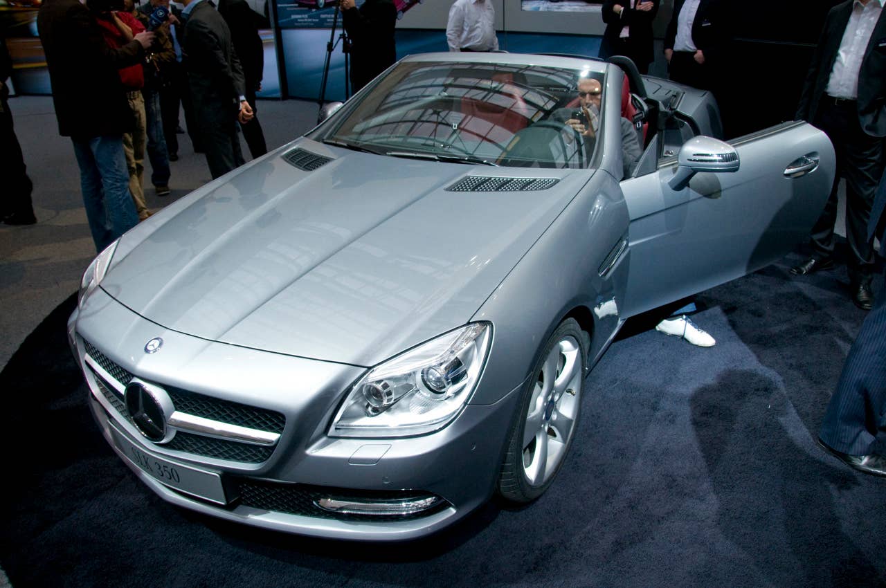 2012 Mercedes-Benz SLK front quarter
