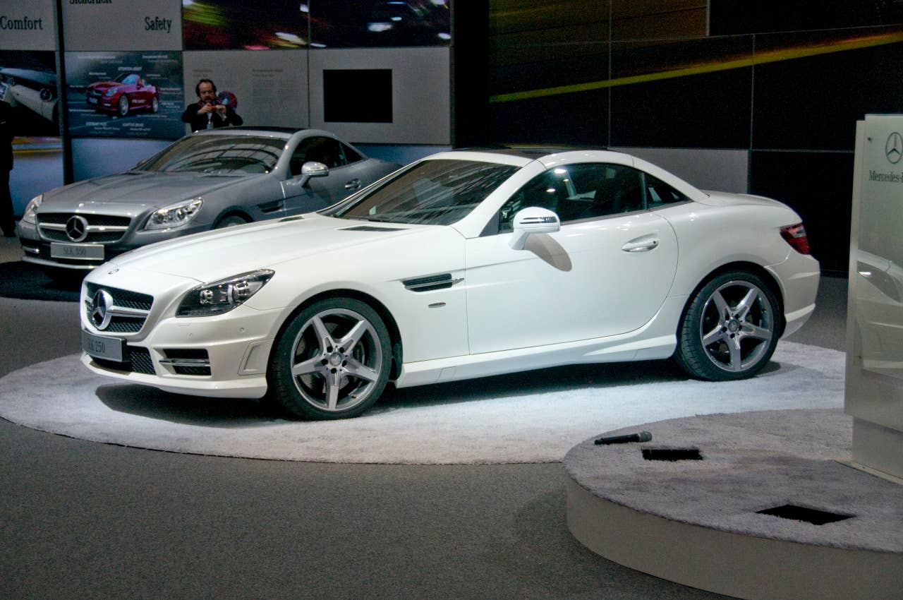 2012 Mercedes-Benz SLK Roadster - European Preview side view