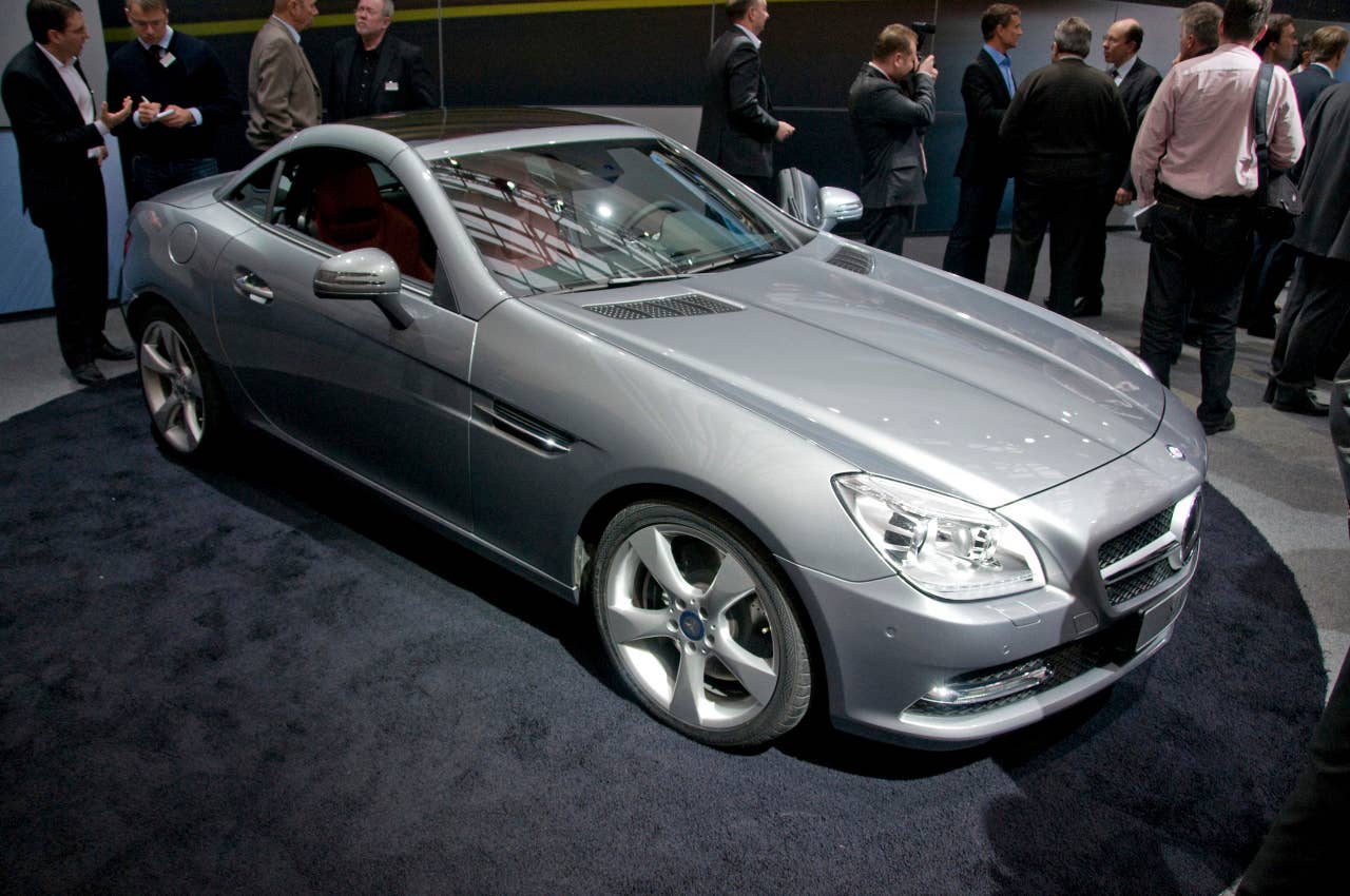 2012 Mercedes-Benz SLK Roadster front quarter