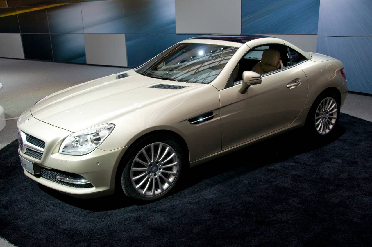 2012 Mercedes-Benz SLK Roadster - European Preview side view
