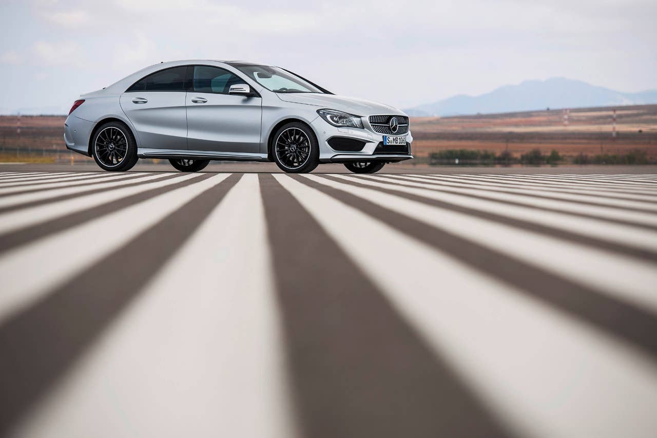 Mercedes-Benz CLA 250 Edition 1, (C117), 2012, Lack:Polarsilber MAGNO, Ausstattung: Leder Microfaser Dynamica schwarz NEON ART