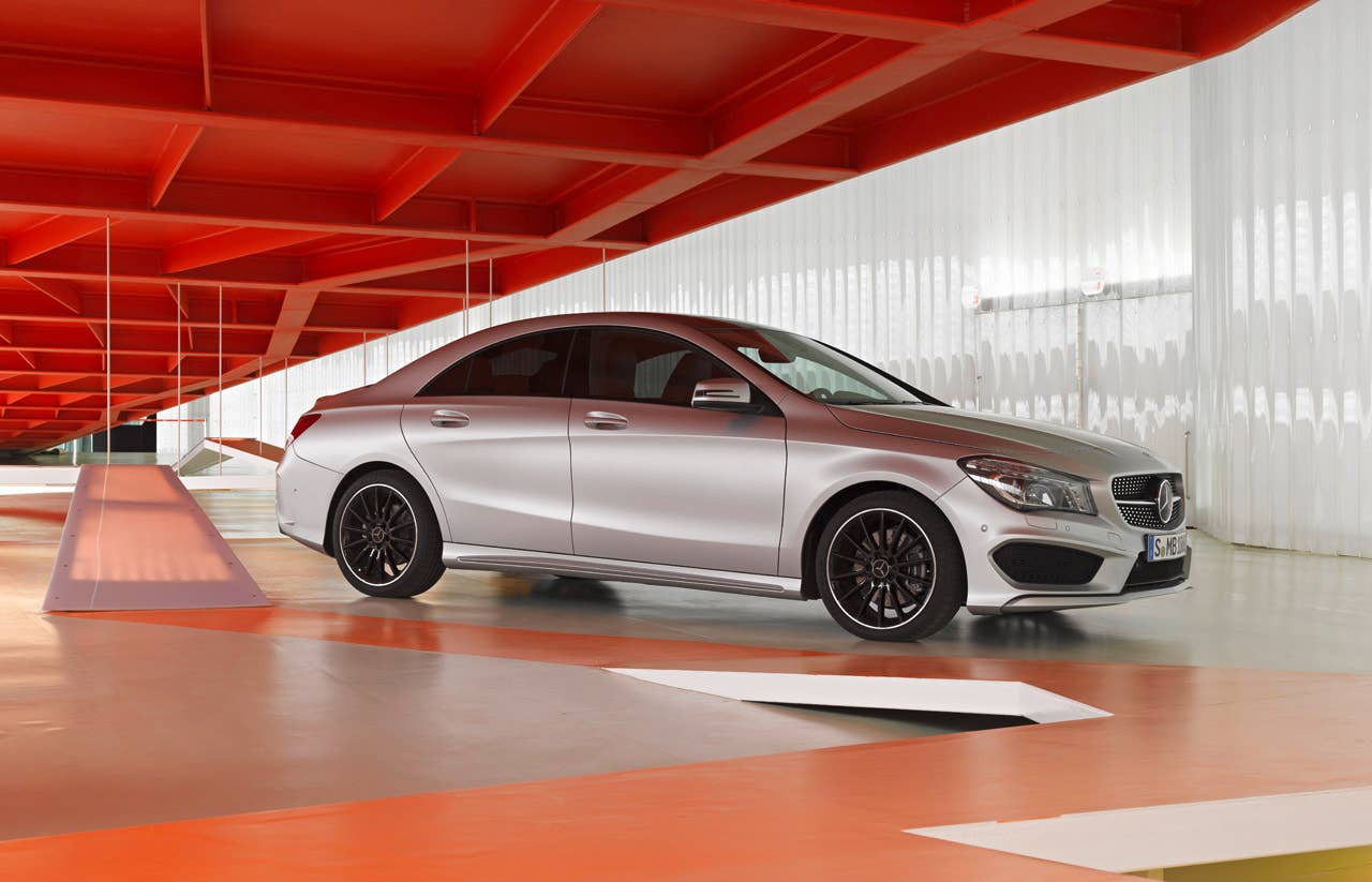 Mercedes-Benz CLA 250 Edition 1, (C117), 2012, Lack:Polarsilber MAGNO, Ausstattung: Leder Microfaser Dynamica schwarz NEON ART