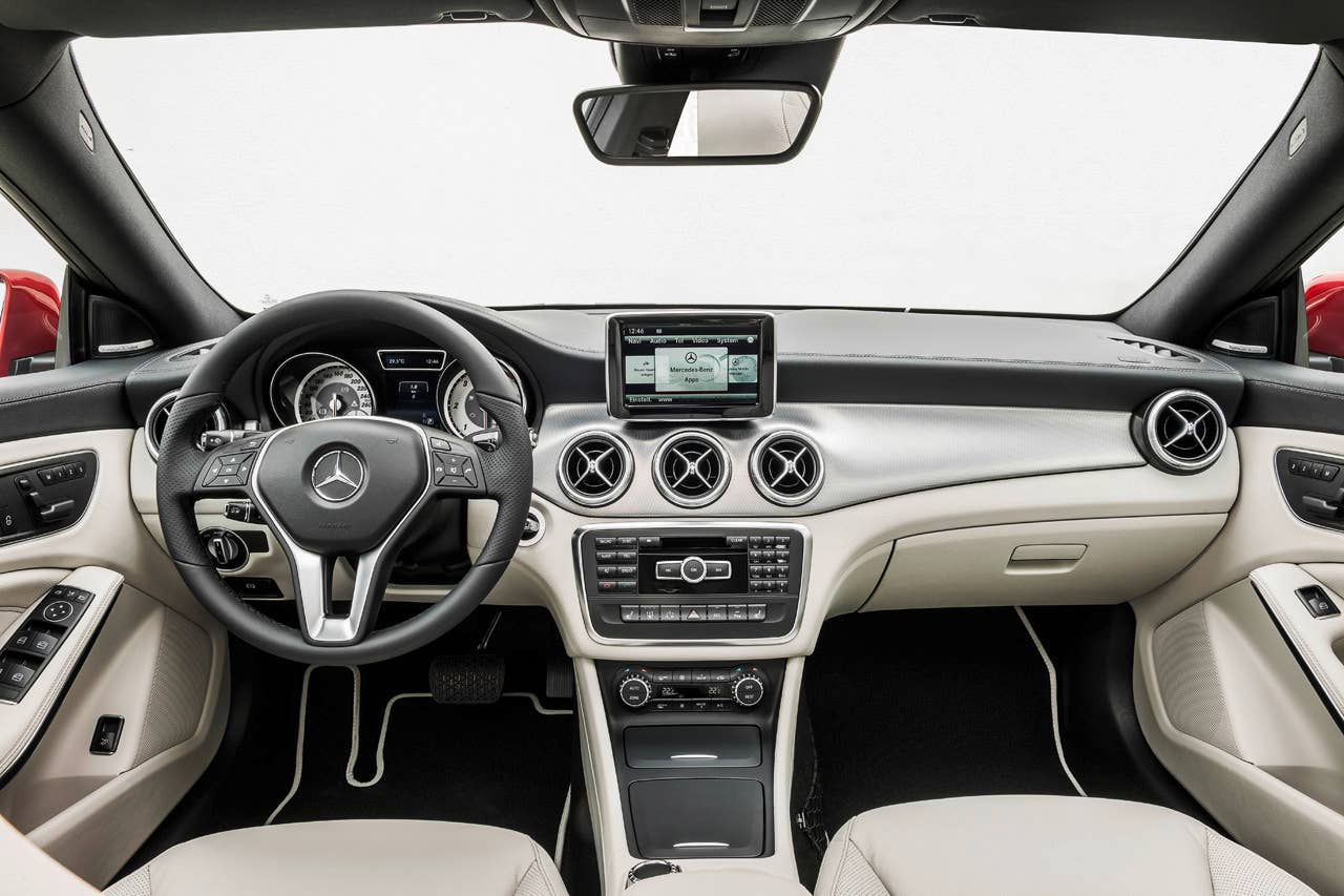 Mercedes-Benz CLA 220 CDI, (C117), 2012, Lack: Patagonienrot metallic BRIGHT, Ausstattung: Leder Saharabeige