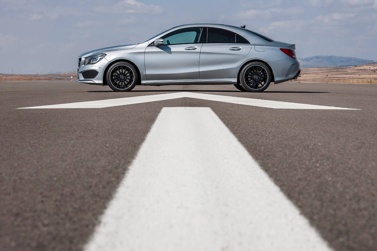 Mercedes-Benz CLA 250 Edition 1, (C117), 2012, Lack:Polarsilber MAGNO, Ausstattung: Leder Microfaser Dynamica schwarz NEON ART